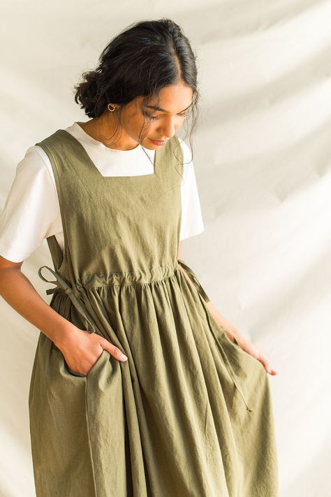 Olive Pinafore Dress, Side Tie Dress, Olive Clothing, Adjustable Dress, Ribbon Dress, Earthy Outfits, Mode Boho, Dress Beige, Looks Street Style