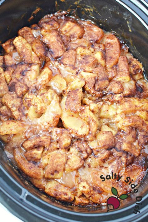 Crockpot Apple Cinnamon Rolls with Pie Filling - ⭐⭐⭐⭐⭐ Cinnamon Rolls In Crockpot, Crockpot Apple Cinnamon Rolls, Apple Pie Filling Cinnamon Rolls, Pie Filling Cinnamon Rolls, Cinnamon Apples Crockpot, Apple Crockpot Recipes, Pillsbury Cinnamon Roll Recipes, Easy Apple Pie Filling, Crockpot Cinnamon Rolls