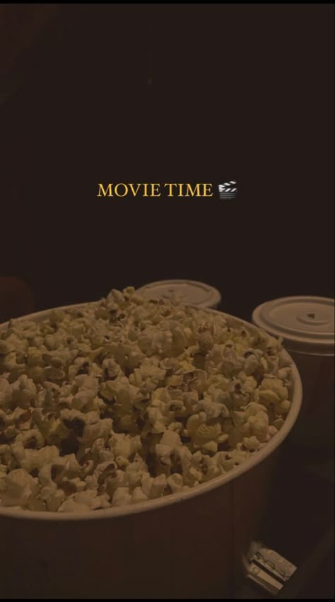 Cool Wallpapers Music, Movie Night Photography, Movie Theater Aesthetic, Dark Room Photography, Movie Theater Popcorn, Theatre Pictures, Movie Popcorn, Popcorn Party, Vintage Instagram