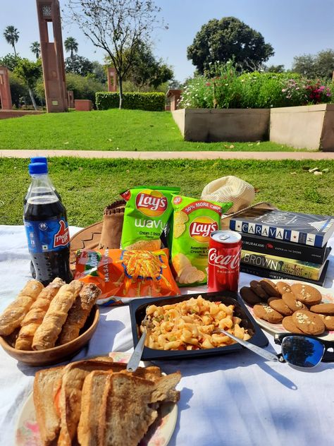 #picnicinspo #aesthetic Picnic Aesthetic Indian, Picnic List Ideas, Indian Picnic Aesthetic, Desi Picnic Aesthetic Ideas, Mini Picnic Ideas, Indian Picnic Food Ideas, School Picnic Ideas, Picnic Food Ideas Aesthetic, Desi Picnic