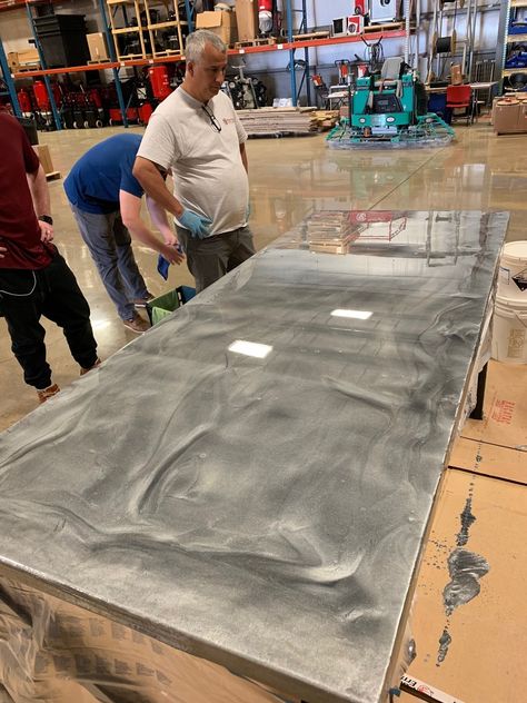 Polyurethane Table Top Epoxy, Epoxy Table Diy, Epoxy Table Top Ideas, Diy Epoxy Table, Patio Table Top, Diy Counter, Distressed Furniture Diy, Workbench Top, Diy Table Top