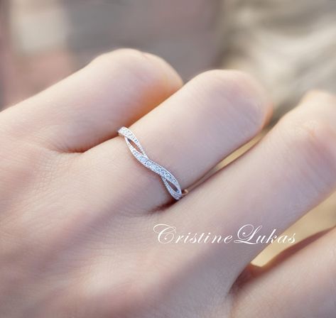 Twisted Infinity Engagement Band Ring With Clear CZ Stones - Etsy Indonesia Wedding Ring Woman Silver, Platinum Wedding Rings For Women, Daily Wear Gold Rings For Women, Platinum Rings Women, Rings Infinity, Diamond Ring Silver, Ring For Women Silver, Rings For Women Silver, Infinity Band Ring