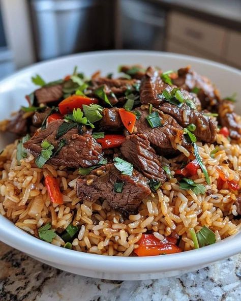 Wok Cooking Recipes, Hibachi Vegetables Recipe, Stir Fry Steak, Hibachi Vegetables, Gordon Ramsay Recipe, Homemade Chinese Food, Homemade Chinese, Asian Meals, Marinated Beef