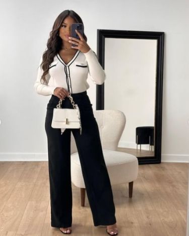 Ceo Outfit Ideas, Realtor Casual Outfits, Baddie Business Outfits Elegant, Nyc Formal Outfits, Navy Blue And Tan Outfit, Baddie Interview Outfit, 6thform Outfits, Real Estate Women Outfits, Minimalistic Outfit Women