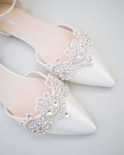 Rhinestone Applique Embellishments, Women Shoes Collection, Fall Wedding Shoes, Ivory Bridal Shoes, Wedding Shoes Comfortable, Elegant Heels, Wedding Flats, Bridal Sandals, Pointy Toe Flats