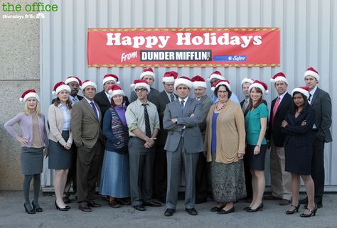 Happy Holidays from Dunder Mifflin! Office Christmas Episodes, Holiday Quiz, The Office Characters, Office Jokes, The Office Show, Christmas Episodes, Office Memes, Office Christmas Party, Office Wallpaper