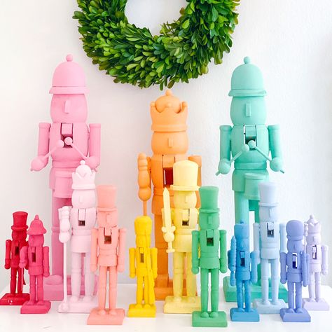 Nutcracker Christmas Aesthetic, Colorful Christmas Decorations, Whimsical Christmas Decor, Thanksgiving Break, Rainbow Ombre, Rainbows Christmas, Merry Bright Christmas, Christmas Inspo, Hip Hip