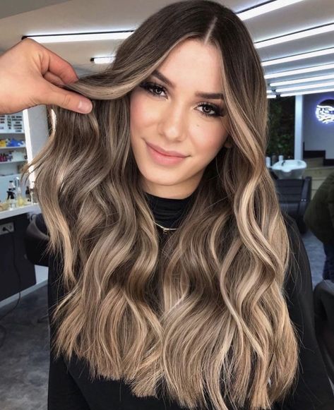 Fall Hair Colors Balayage 16 Ideas: Embrace the Season with Stunning Hair Transformations Belage Hair, Caramel Hair Color Ideas, Balage Hair, Highlights Brown Hair Balayage, Caramel Hair Color, Blonde Wedding Hair, Fall Hair Color Ideas, Brown Hair Looks, Brown Hair Inspo