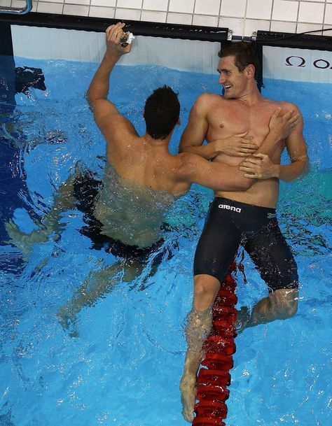 Cameron Van der Burgh (South Africa) receives congrats on his gold metal swim Olympic Swimming, Olympic Swimmers, Single Ladies, Swim Team, Athletic Men, Two Men, Sport Man, Man Swimming, South African