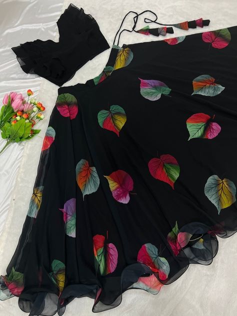 Black colour crop top lehenga Baby Crop Top Designs, Kids Skirt And Top Designs, Kids Crop Tops Designs, Kids Crop Top Lehenga Designs, Crop Top Lehenga For Kids, Top Lehenga, Cotton Frocks For Kids, Frocks For Kids, Kids Party Wear Dresses