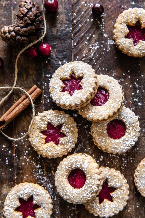 Linder Cookies, Healthy Gingerbread Cookies, Rum Truffles, Christmas Food Photography, Cookie Photography, Linzer Cookies Recipe, Healthy Christmas Cookies, Grandma Cookies, Christmas Cookie Box