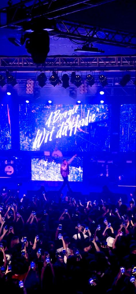 Aboogiewitdahoodie Concert Outfit, A Boogie Wit Da Hoodie Concert, A Boogie Wit Da Hoodie Concert Outfit, A Boogie Wit Da Hoodie Wallpaper, Aboogiewitdahoodie Wallpaper, Better Of Alone, A Boogie Concert, Wallpapers Playlist, A Boogie Wit Da Hoodie