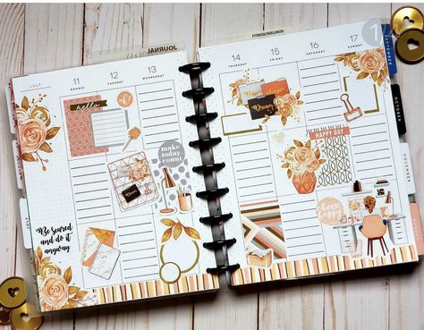 Happy Planner Layout Ideas, Happy Planner Spread, Planner Layout Ideas, Happy Planner Inspiration, Happy Planner Layouts, Scrapbook Planning, Bullet Journal Work, Halloween Planner, Daily Routine Planner