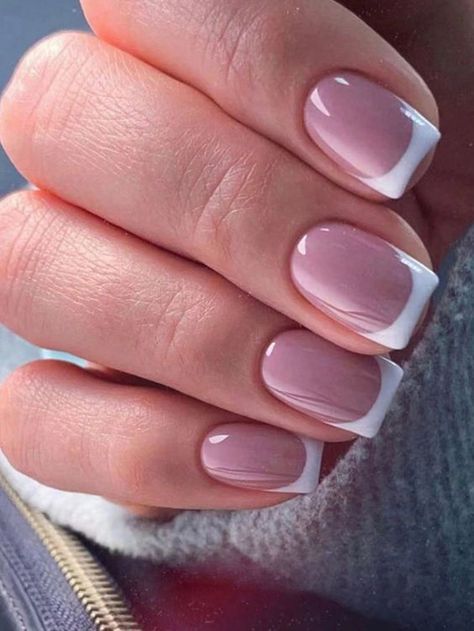 17 Chic French Tip Nail Ideas for Natural Nails Short Fake Nails, Nagel Tips, Fake Nails With Glue, Stick On Nails, False Nail, French Tip Nails, Nail Supply, Manicure E Pedicure, Square Nails