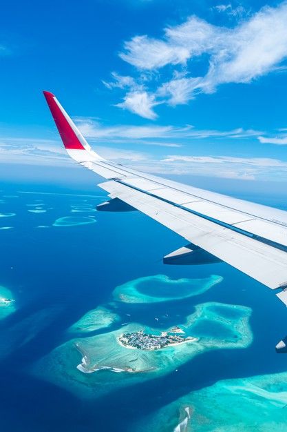 Maldives Aesthetic, Photo Avion, Travel Plane, Bali Travel Guide, Air Plane, Plane Travel, Dream Beach, Air France, Dream Holiday