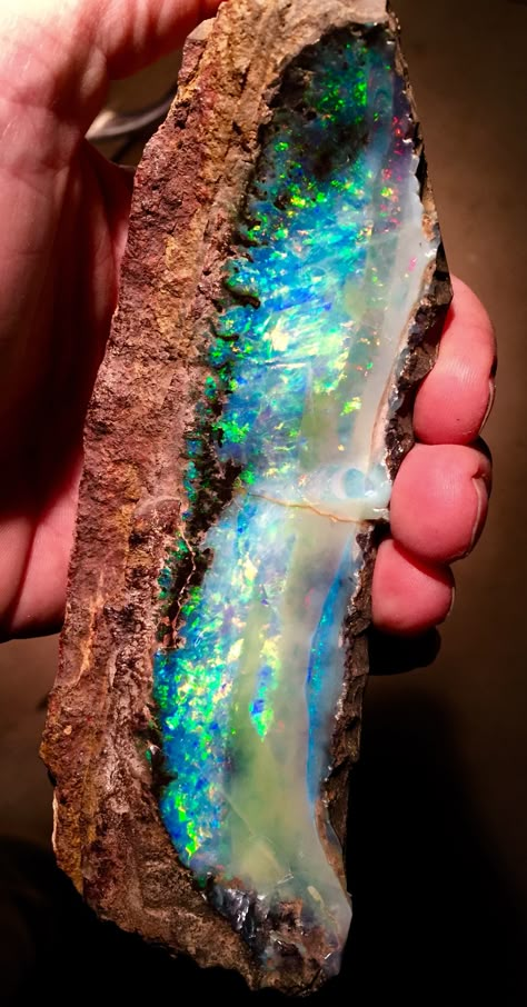 A nice big split of Boulder Opal........Bill Kasso Logam Mulia, Pretty Rocks, Rocks Crystals, Beautiful Rocks, Gemstones Crystals, Gems Crystals, Mineral Stone, Minerals And Gemstones, Rocks And Gems