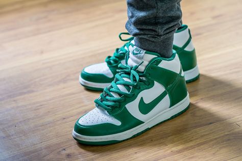 Nike Dunk High Celtic & White On Feet Sneaker Review Pop Out Outfits, Nike Dunk High Outfit, Jordan 1 High Tops, Nike Swag, Tree Sleeve Tattoo, Tree Sleeve, Jordan Shoes For Men, Dunk Lows, Jordan New