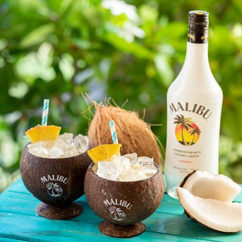 Malibu cocktails to make this National Piña Colada Day! - Chilled Magazine Malibu Rum Drinks, Malibu Cocktails, Rum Drinks Recipes, Coconut Liqueur, Malibu Coconut, Diy Cocktails, Malibu Rum, Caribbean Rum, Juice Packaging