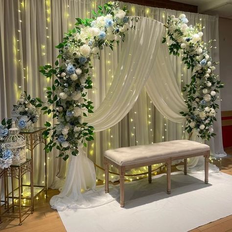 Wall Decor Arrangements, Wedding Arch Backdrop, Nikah Decor, Decoration Buffet, Simple Stage Decorations, Wedding Background Decoration, Flower Wall Wedding, Desi Wedding Decor, Wedding Backdrop Decorations