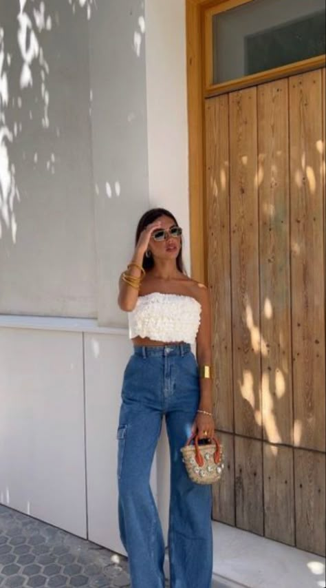 Summer Outfit Minimal, Cute Jeans And Top Outfits, 2024 Fashion Inspo Outfits, Outfit Jeans Elegante, Jeans And A Cute Top Outfit, Jeans Dressed Up, Casual Classy Outfits Summer, Glamorous Spring Outfits, Summer Jeans Outfit Casual Classy