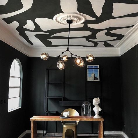 Things You Can Do to Beautify Your Ceiling - gramydeco.com Maximalist Black And White, Statement Ceiling Wallpaper, Black And White Wallpaper On Ceiling, Ceiling Paint Design Ideas, Unique Bedroom Ceiling Ideas, Painted Ceiling Pattern, Black Wallpaper Ceiling, Painted Ceiling And Accent Wall, Black Ceiling Entryway