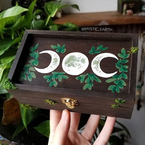 Occult Decor, Hand Painted Wooden Box, Jewelry Box Makeover, Wiccan Crafts, Magic Crafts, Painted Jewelry Boxes, Incense Burners, Jewelry Box Diy, Witchy Crafts