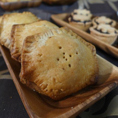 Mushroom Hand Pies, Kitchen Overlord, Hobbit Kitchen, Hobbit Day, Hobbit Food, Mutton Gravy, Medieval Recipes, Hand Pie, The Shire