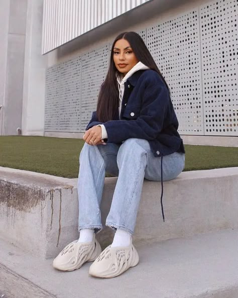 Yeezy Foam Runner On Feet: Styling The Yeezy Foam Runner Foam Runner Outfits, Foam Runner Outfit, Ideas For Winter Outfits, Yeezy Shoes Outfit, Amazing Engagement Photos, Runner Outfit, Plaid Jacket Outfit, Yeezy Foam Runners, Engagement Photos Outfits Fall