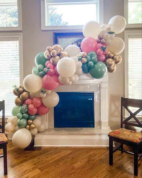 Bridal Shower Balloon, Party Balloons Diy, Bridal Shower Balloons, Balloon Garland Diy, Grad Party Decorations, Princess Theme Party, Diy Balloon Decorations, 80th Birthday Party, Teddy Bear Baby Shower