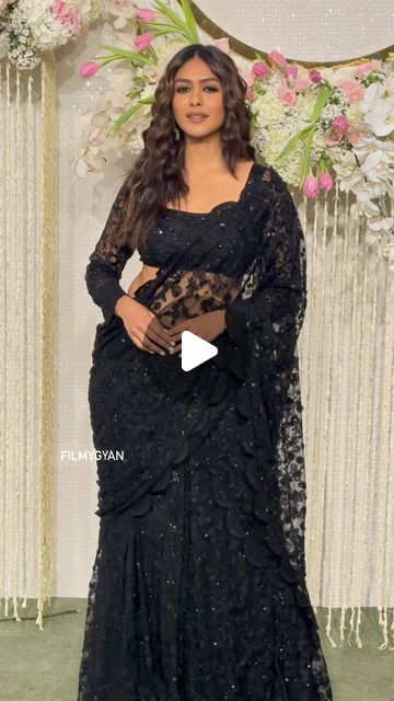 F I L M Y G Y A N on Instagram: "MT is slayinnn it in her black net saree 🖤 Love the whole look! “GLAMOROUS” is the word for her tonight ✨" Black Net Saree Party Wear, Net Saree Blouse Designs Party Wear, Black Blouse Designs For Saree, Black Saree Party Wear, Black Net Blouse, Hand Embroidery Products, Black Net Saree, Embroidery Products, Wedding Jewelery