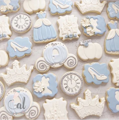 Engagement Party Brunch, Disney Princess Cookies, Cinderella Baby Shower, Princess Theme Cake, Wedding Shower Cookies, Cinderella Theme, 40th Birthday Party Decorations, Cinderella Birthday Party