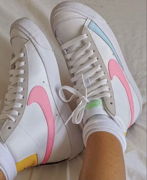 Nike Blazers Outfit, Nike Blazers, Nike Shoes Girls, Trendy Shoes Sneakers, Preppy Shoes, Womens Blazer, All Nike Shoes, Cute Nike, Cute Sneakers