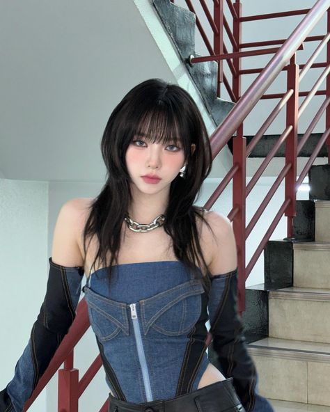 karina’s wife on X: "GUYS KARINA WITH THE WOLF CUT https://t.co/DrmRpACMlO" / X Kpop Girl Groups, Girl Crush, Live Action, Instagram Update, Lany, Korean Girl, K Pop, Hair Inspo, Kpop Girls