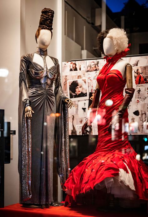 ‘Cruella’ Costumes Showcased At Boston’s School of Fashion Design – WONDERLAND Sketches Aesthetic, Sketchbook Fashion, Cruella Costume, Movies Images, Cruella Deville, Design Sketchbook, Costume Fashion, Fashion Design Sketchbook, Disney Inspired Outfits