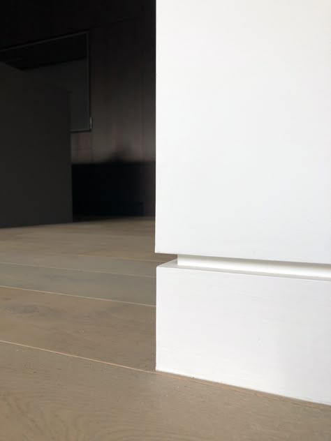 Flush skirting board - Shadow Gap Architrave, Flush Skirting Board, Skirting Design Interior, Flush Skirting Detail, Shadow Gap Skirting Detail, Contemporary Skirting Board Ideas, Skirting Board Ideas Modern, Shadow Gap Skirting, Flush Skirting