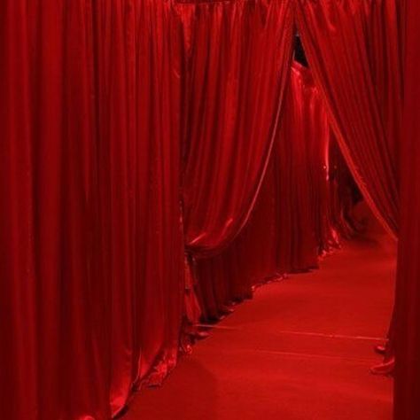 by (@decorhardcore) Red Velvet Curtains, I See Red, Hal Decor, Simply Red, Red Room, Red Curtains, Red Rooms, Secret Rooms, Velvet Curtains