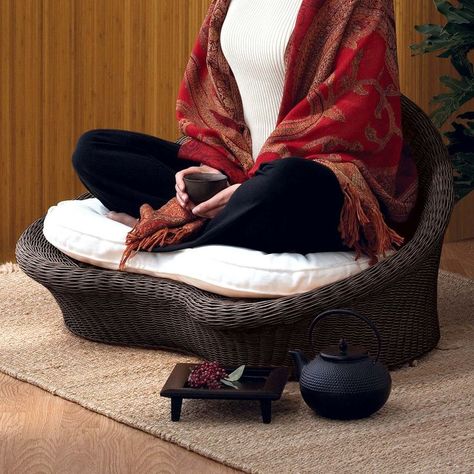 this is so beautiful. I would love to have this in my home ❤   thank u for reading , also dont forget and share my review about one of the best yoga product , yeah i'm sure . for more infos check this website ! :   http://www.ndthepro.com/yoga.html Meditation Room Ideas, Yoga Meditation Room, Meditation Chair, Meditation Room Decor, Zen Den, Meditation Corner, Meditation Rooms, Zen Room, Easy Meditation