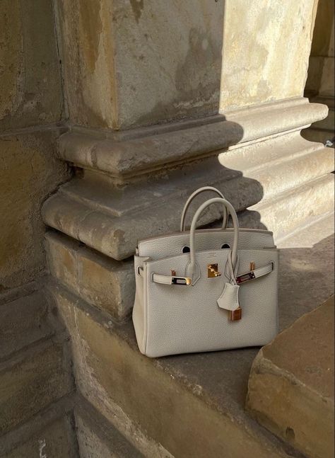 It's a beautiful life White Birkin, Birkin Aesthetic, Mode Aesthetic, Dream Bag, Hermes Kelly Bag, Cream Aesthetic, Bag Obsession, A Beautiful Life, Aesthetic White