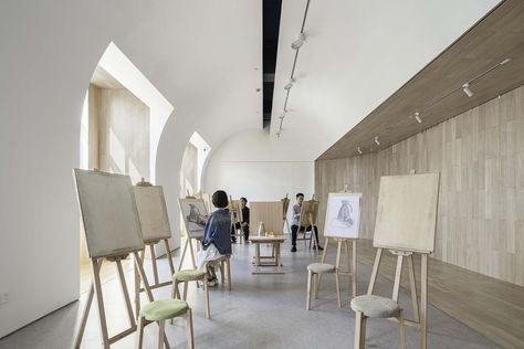 Ceiling Drawing, Drawing Studio, Governors Island, Modern Art Museum, Mental Health Center, Art Studio Design, Architecture Concept Diagram, Studios Architecture, Artistic Space