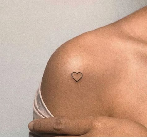 Heart Tattoo Shoulder, Simple Shoulder Tattoo, Small Infinity Tattoos, Little Heart Tattoos, Simple Heart Tattoos, Tats Ideas, Tiny Heart Tattoos, Small Shoulder Tattoos, Small Heart Tattoos