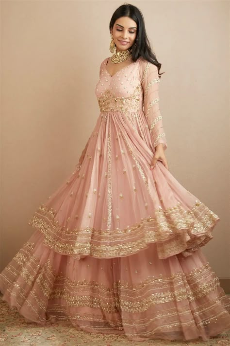 Desi Dress, Simple Lehenga, Trendy Outfits Indian, Desi Wedding Dresses, Desi Fits, Latest Bridal Dresses, Anarkali Dress Pattern, Traditional Indian Dress, Pakistani Fancy Dresses