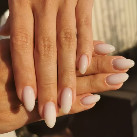 Milk White Acrylic Nails, Milk Nails Design, Milk White Nails Design, Milk White Nails, Winter White Nails, Milk Bath Nails, Winter Wedding Nails, Dreamy Nail, Milk Nails