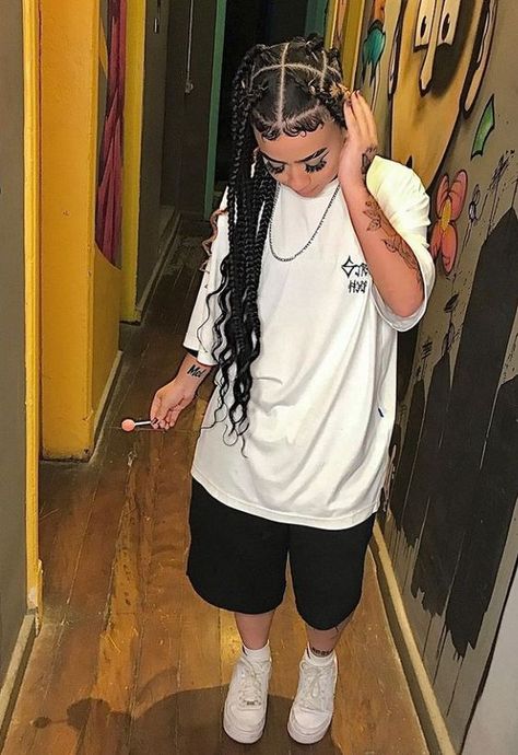 Rap Clothes, Looks Hip Hop, Chola Style, Streetwear Inspo, Swag Outfits For Girls, Tomboy Outfits, Tomboy Style Outfits, Swaggy Outfits, Tomboy Fashion