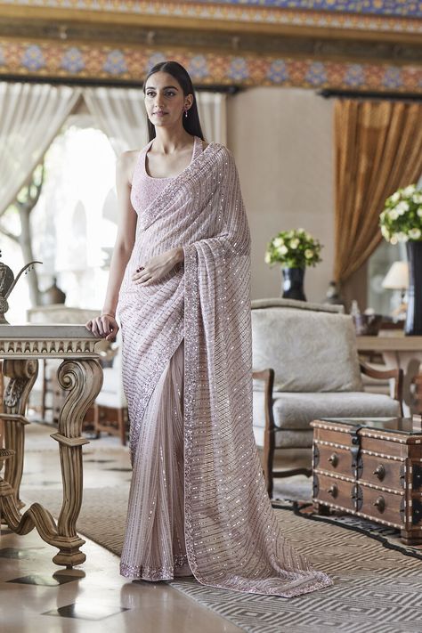 Shimmery Saree, Sawan Gandhi, Farewell Saree, Sarees For Girls, Velvet Dress Designs, Fancy Sarees Party Wear, Indian Saree Blouses Designs, Saree Designs Party Wear, Indian Fashion Saree