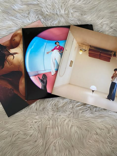 Harry Styles Albums Aesthetic, Harry House Vinyl, Harry’s House Vinyl, Harry Styles Aesthetics, Harry Styles Vynil, Harry Aesthetic Styles, Linh Core, Harry Styles Music Aesthetic, Harry Styles Vinyl Aesthetic