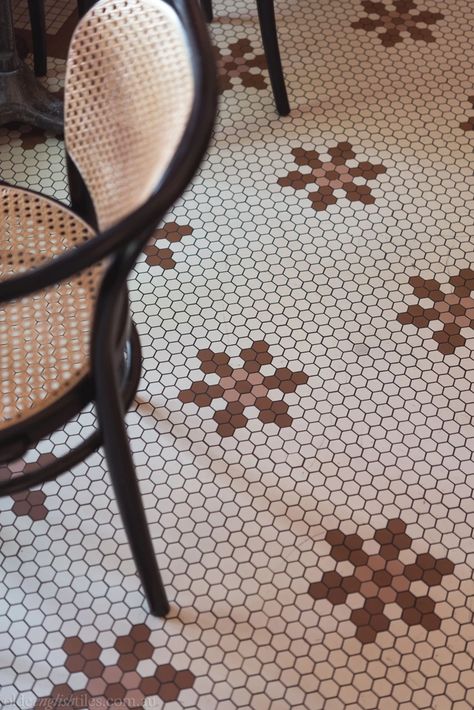 Art Deco Tile Floor, Art Deco Floor Tiles, English Tiles, Art Deco Floor, Victorian Tile, Kitchen Painting, Mosaic Tile Patterns, Art Deco Tiles, Room 2023