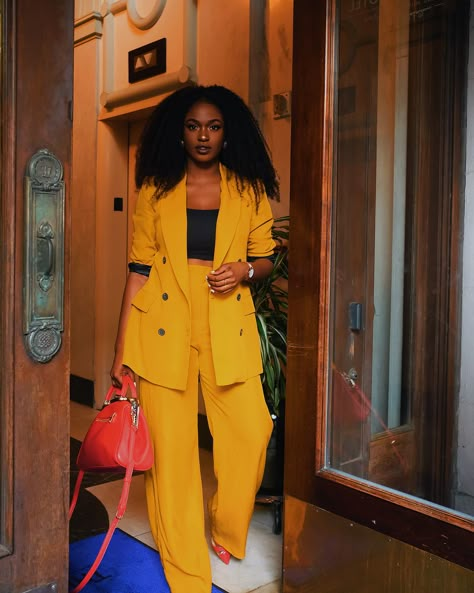 Best Dressed of the Week July 15th: Who Killed It In The Style Stakes? Formal Two Piece, Yellow Suit, Woman Suit, Woman Suit Fashion, Visit Website, Suit Fashion, Beauty Lifestyle, Primavera Estate, Work Outfits