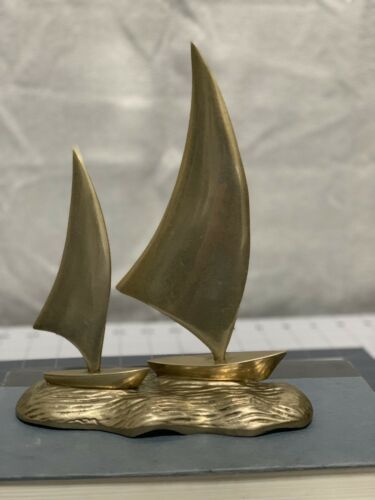 Gold Nautical Decor, Home Office Decor Men, Vintage Nautical Decor, Amazing Interiors, Sailboat Decor, Florida Decor, Homemade Books, Maritime Decor, Nautical Bathroom