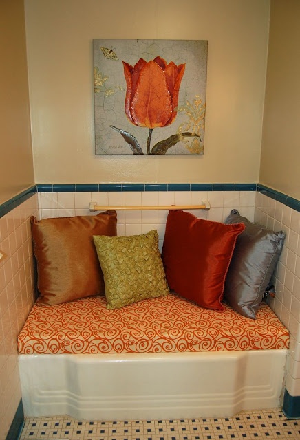 Unused bathtub becomes sitting area + storage!  On the list of Home Depot projects for sure! Bathtub Cover Ideas, Bathtub Cover, Bathroom Bench, Old Bathtub, Bathtub Ideas, Messy Closet, Diy Bathtub, Installing Shiplap, Tub Cover