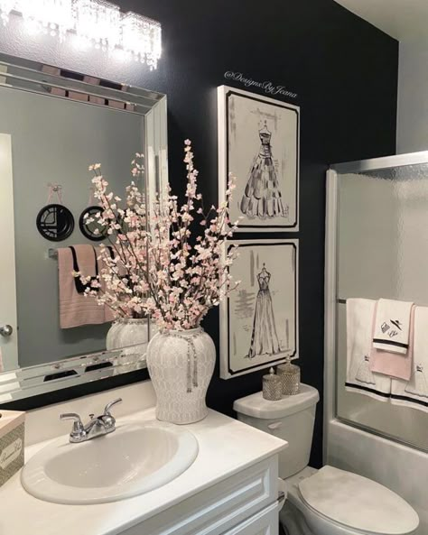 Five Things You Can Do to Create a Glam Bathroom - Designs by Jeana Glam Bathroom Ideas, Glam Bathroom Decor, Apartment Farmhouse, Glam Bathroom, Bathroom Decor Themes, Bathroom Decor Ideas Themes, Restroom Decor, Decor Paintings, Bathroom Decor Apartment